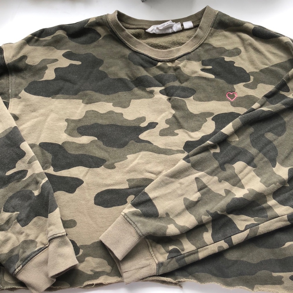 cropped sweatshirt